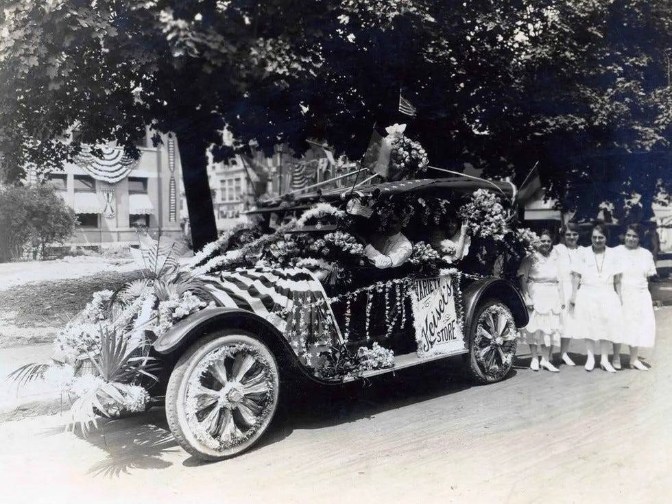 Archive Photo of Lansdale Parade car