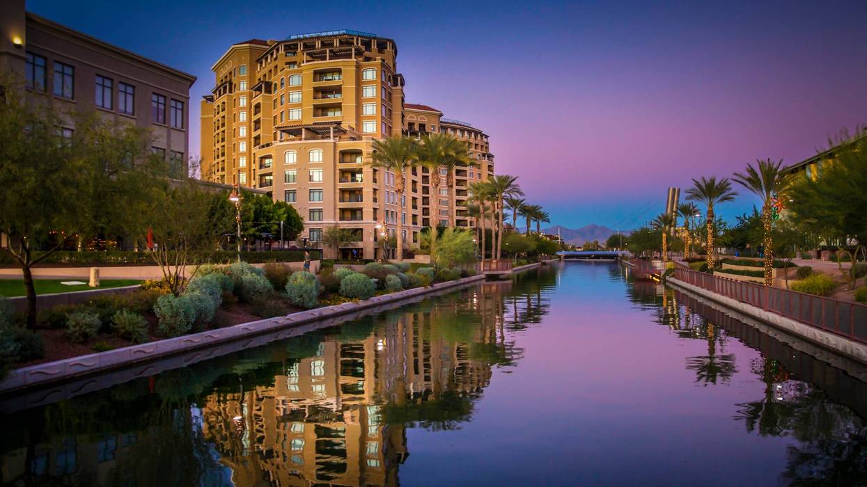 Arizona Canal running throgh Scottsdale