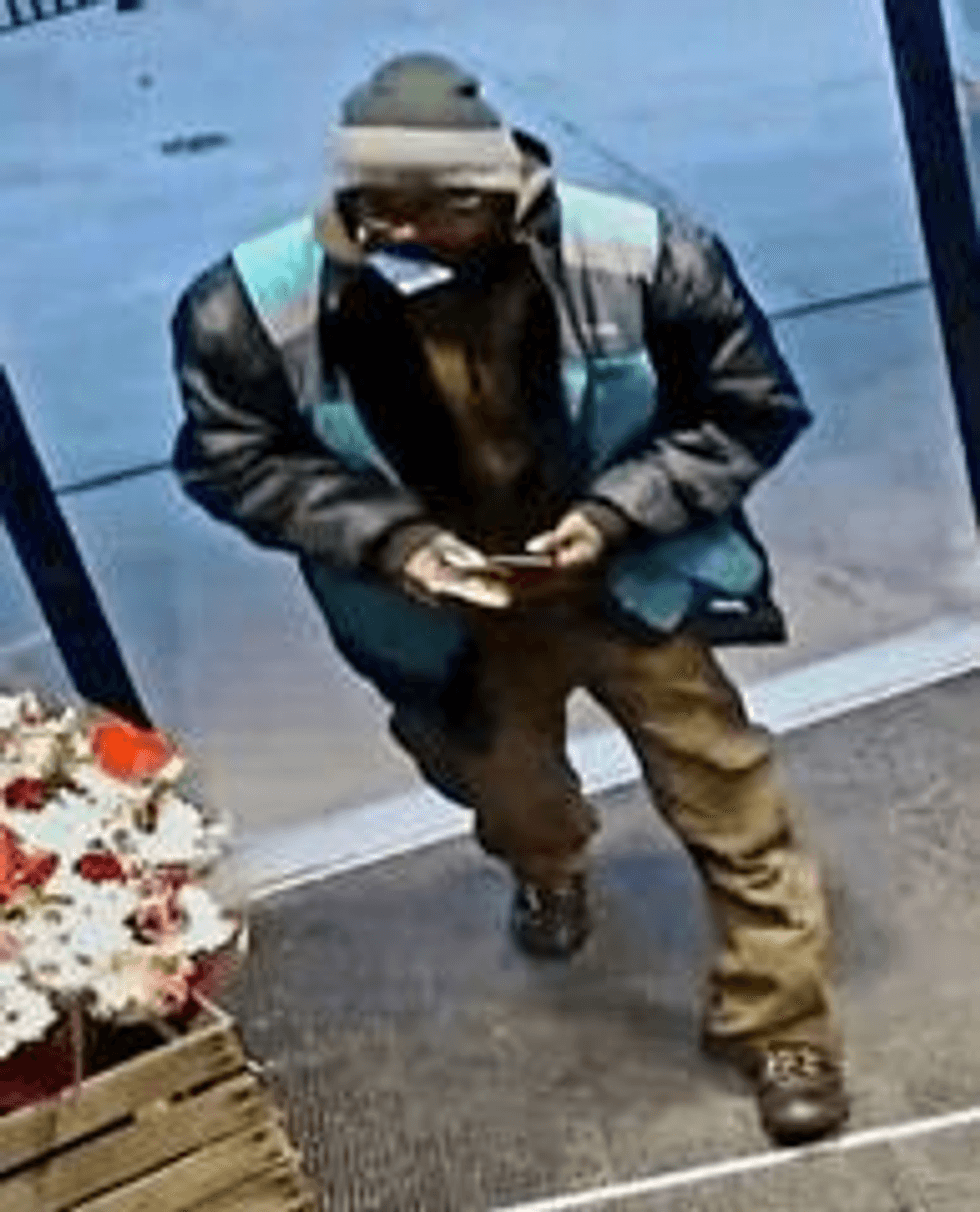 Armed suspect sought in Grosse Pointe Farms