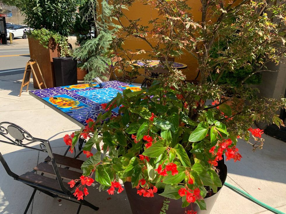 Artesano Cafe and Bistro