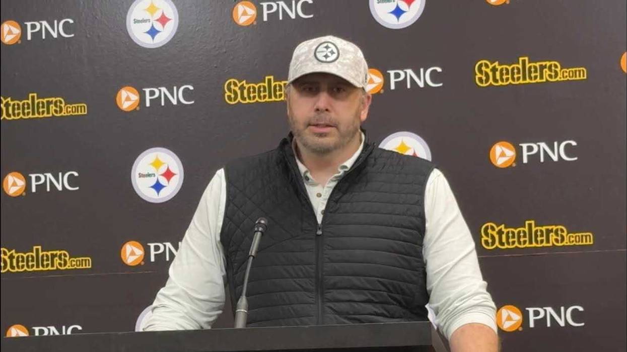 Arthur Smith at podium