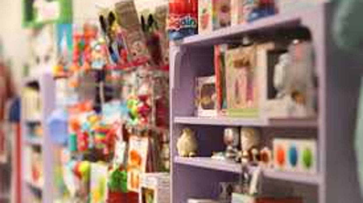 As big box retailers and the biggest name in online shopping begin their big week of deals, how do small businesses try to get your shopping dollar?