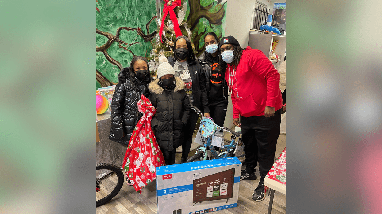 As I Plant This Seed’s annual holiday giveaway