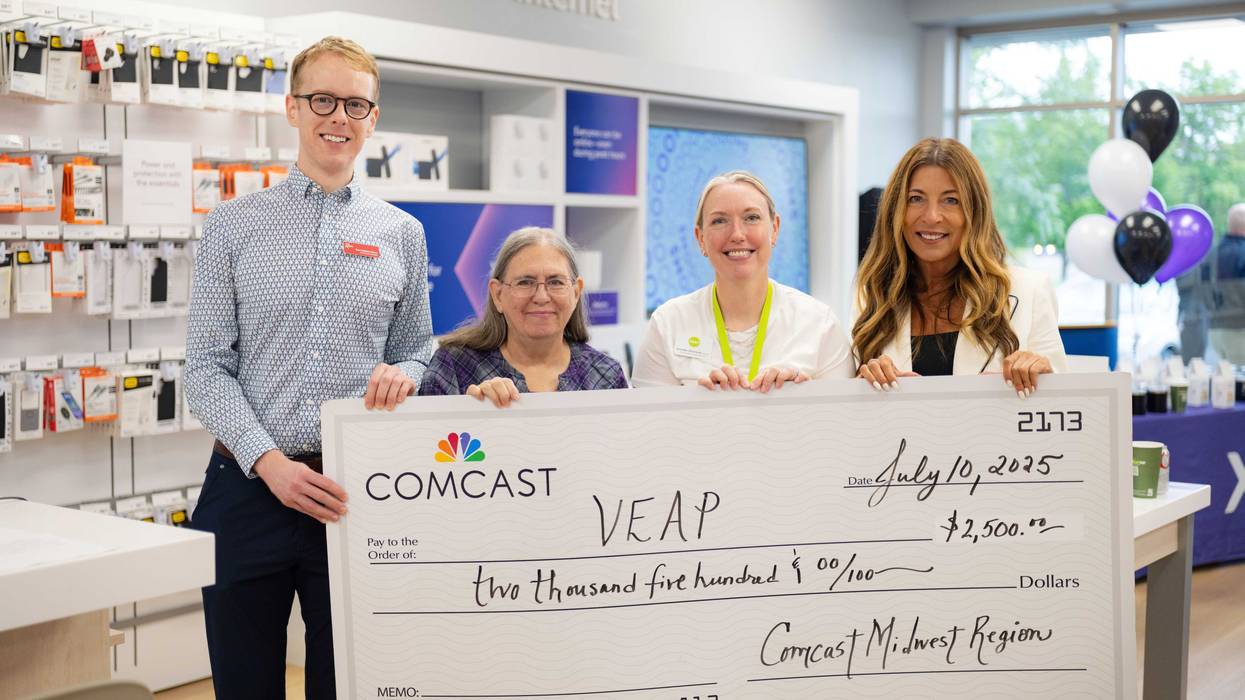 As part of the ribbon cutting for its 16th Twin Cities Xfinity store in Richfield, Comcast made good on its mission to invest in the communities it serves, donating $2500 to Veap, the Twin Cities’ largest food pantry.