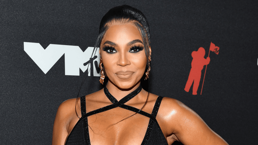 Ashanti rocks a bikini in the Bahamas, so don't be 'Foolish' and check out the vids