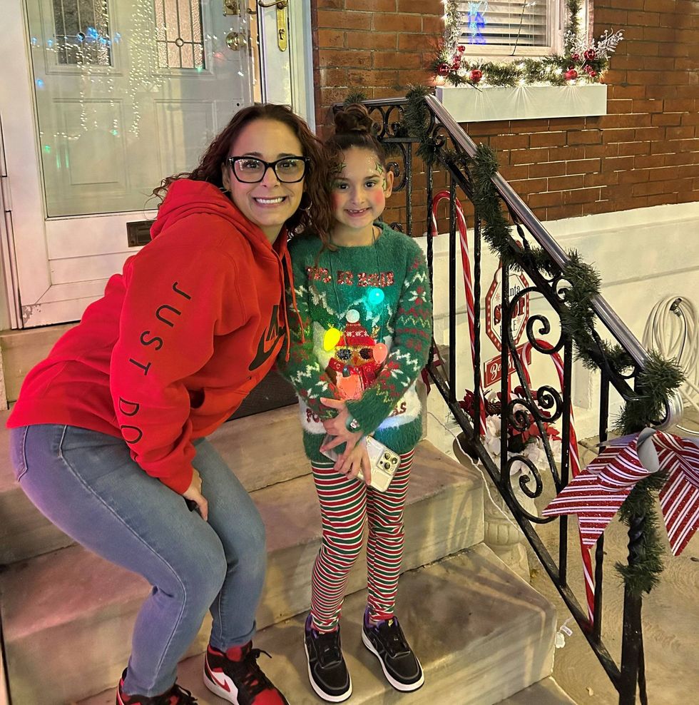 Ashley with her daughter.