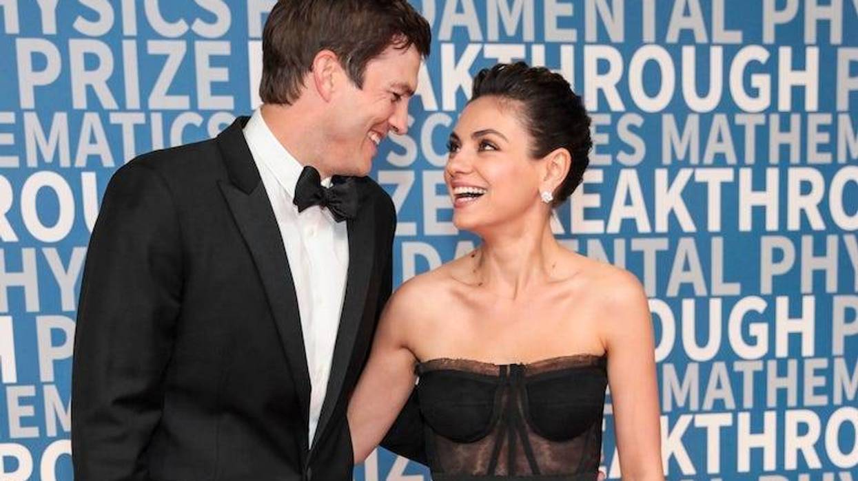 Ashton Kutcher, Mila Kunis, Red Carpet, Smiling, Love, Breakthrough Prize Ceremony, 2017