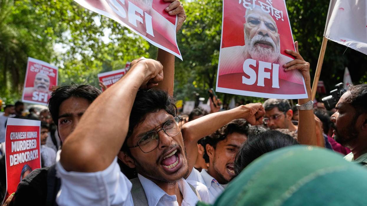 ASI-GEN INDIA-CUCARACHA-PROTESTAS