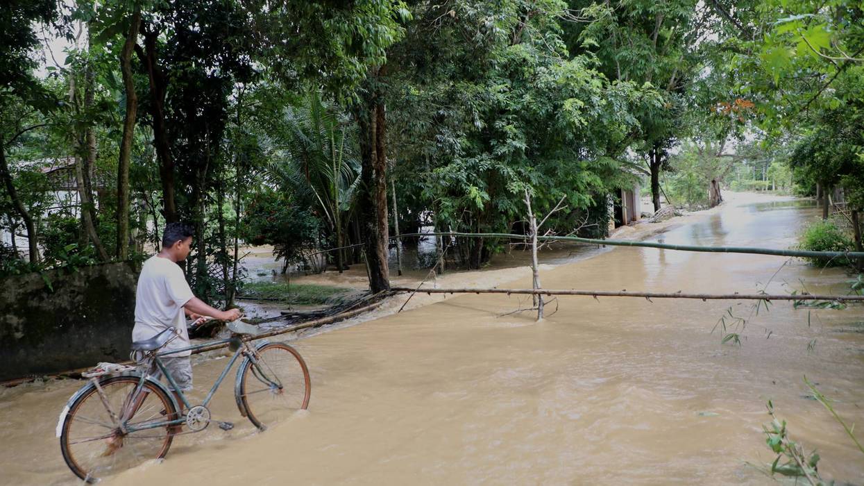 ASI-GEN INDIA-INUNDACIONES 7548