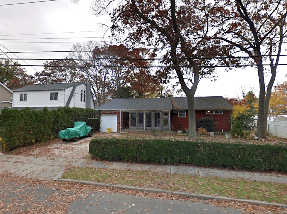 aThe First Avenue home has become a tourist attraction of sorts for people from all over Long Island and beyond following last Thursday