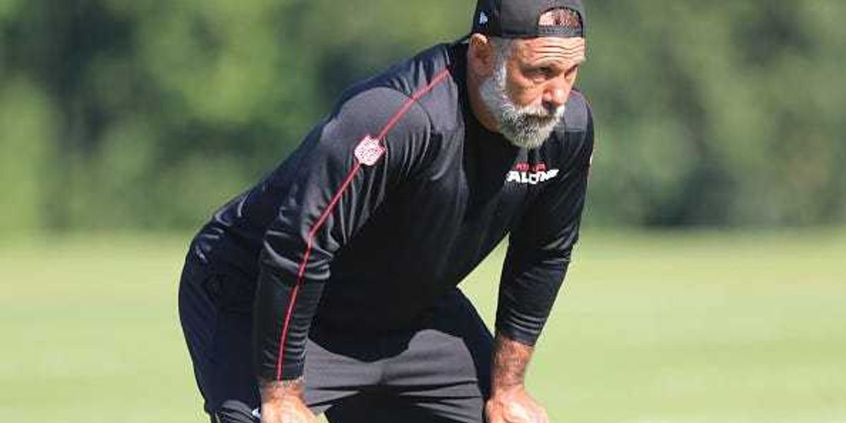 Falcons defense doesn't need to 'overthink' its strategy