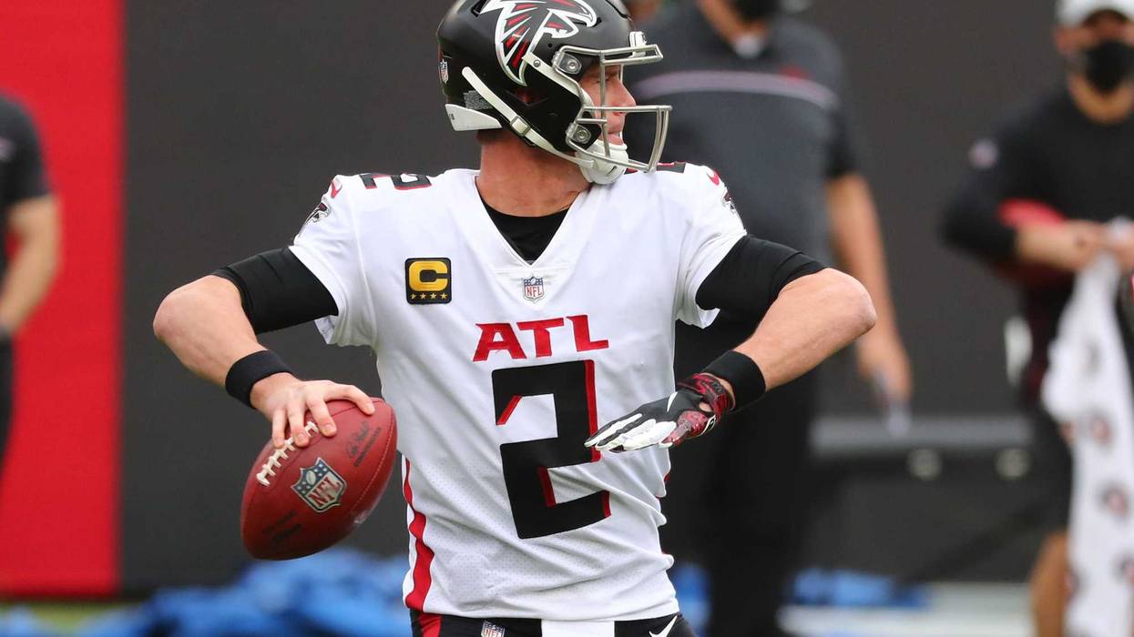 Atlanta Falcons quarterback Matt Ryan (2) throws the ball against the Tampa Bay Buccaneers during the second quarter at Raymond James Stadium.