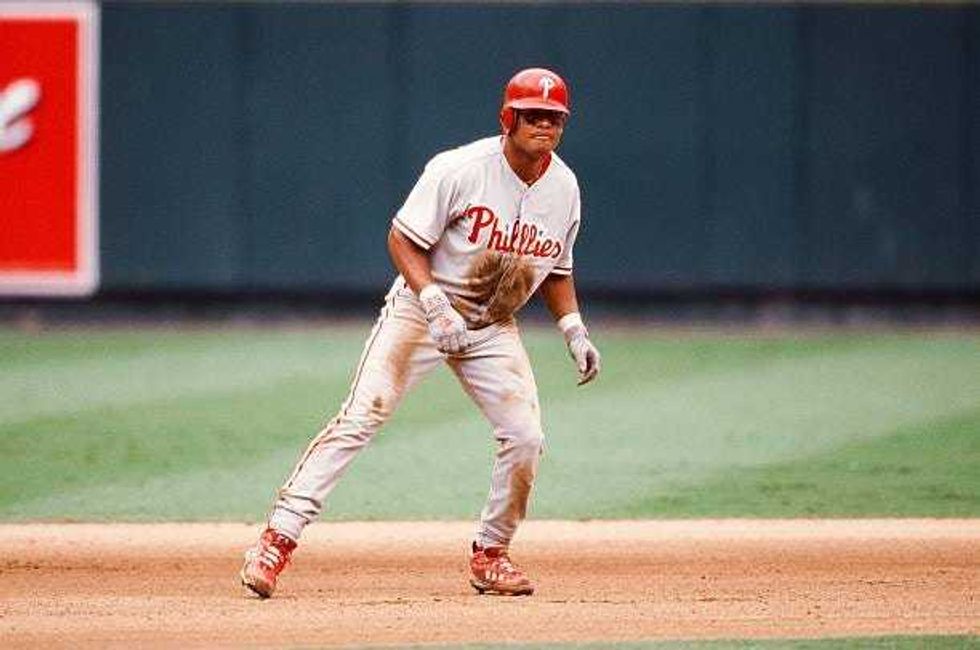 August 20, 2000: Bobby Abreu of the Philadelphia Phillies running the bases vs. the St. Louis Cardinals.