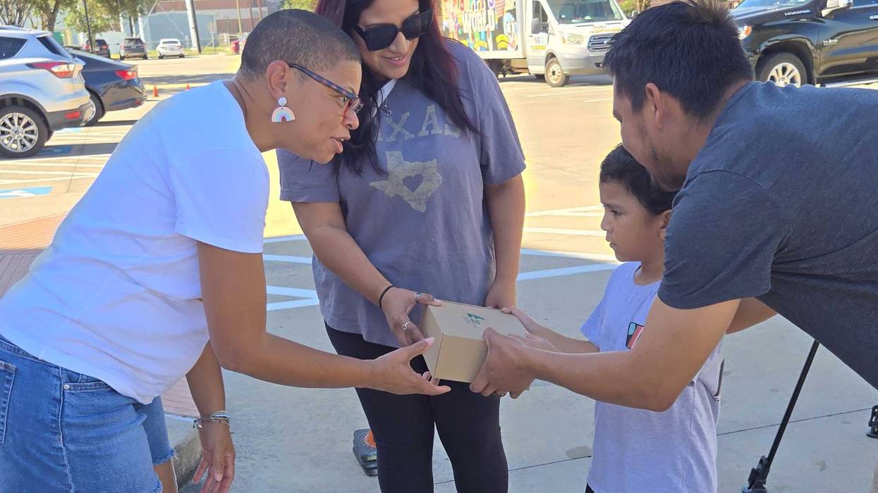 “Autism Mom” Sheletta Brundidge returns to her hometown to give away hundreds of locks and help families find a sense of community.
