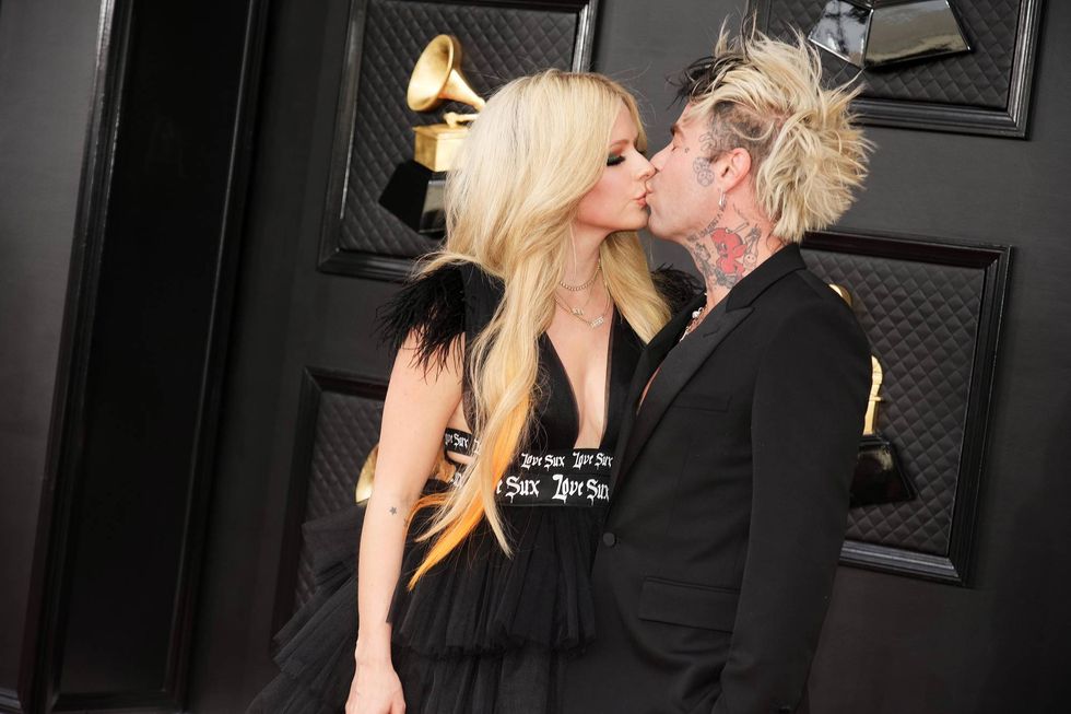 Mod Sun romantically proposed to Avril Lavigne in front of the Eiffel Tower