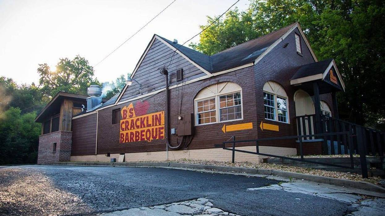 B's Cracklin' Barbecue before fire damaged the building in March 2019