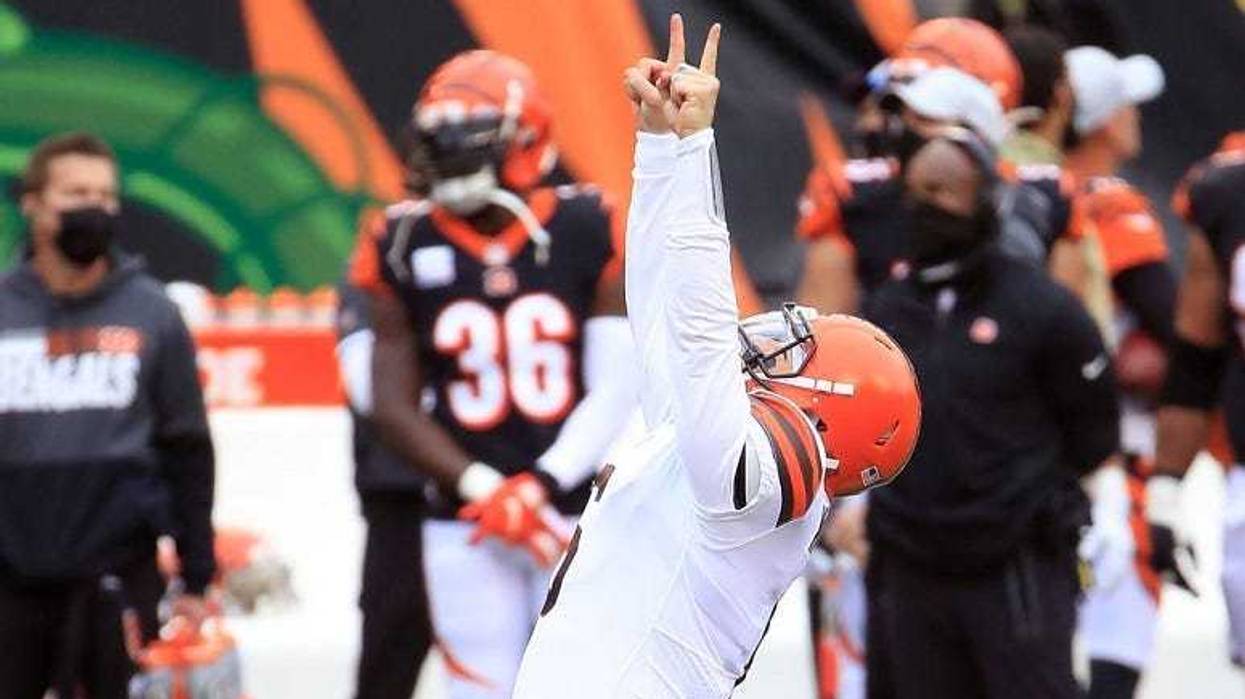 Baker Mayfield #6 of the Cleveland Browns celebrates after throwing the go-ahead touchdown to Donovan Peoples-Jones