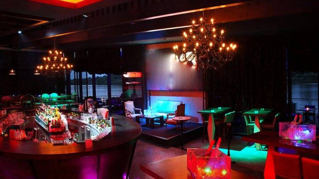 bar