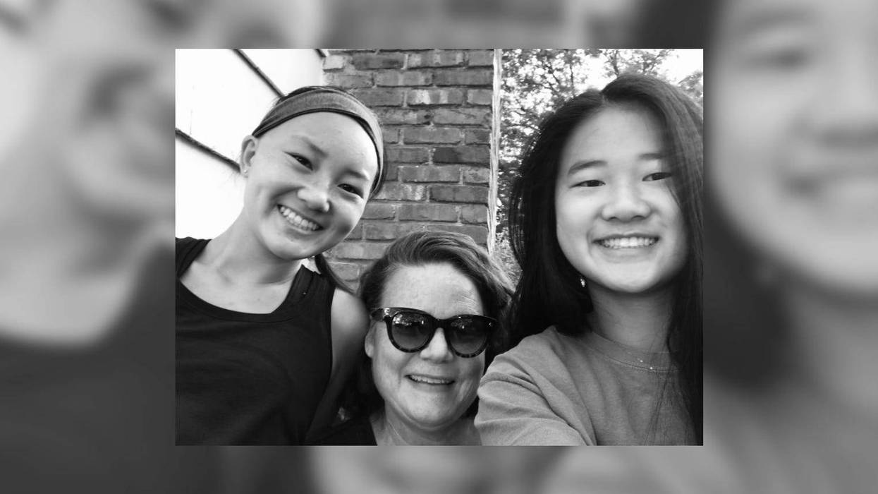 Barbie posing with her daughters