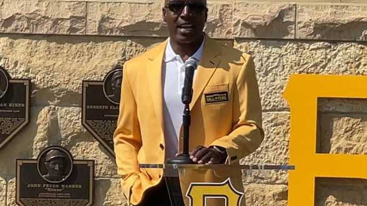 Barry Bonds at podium