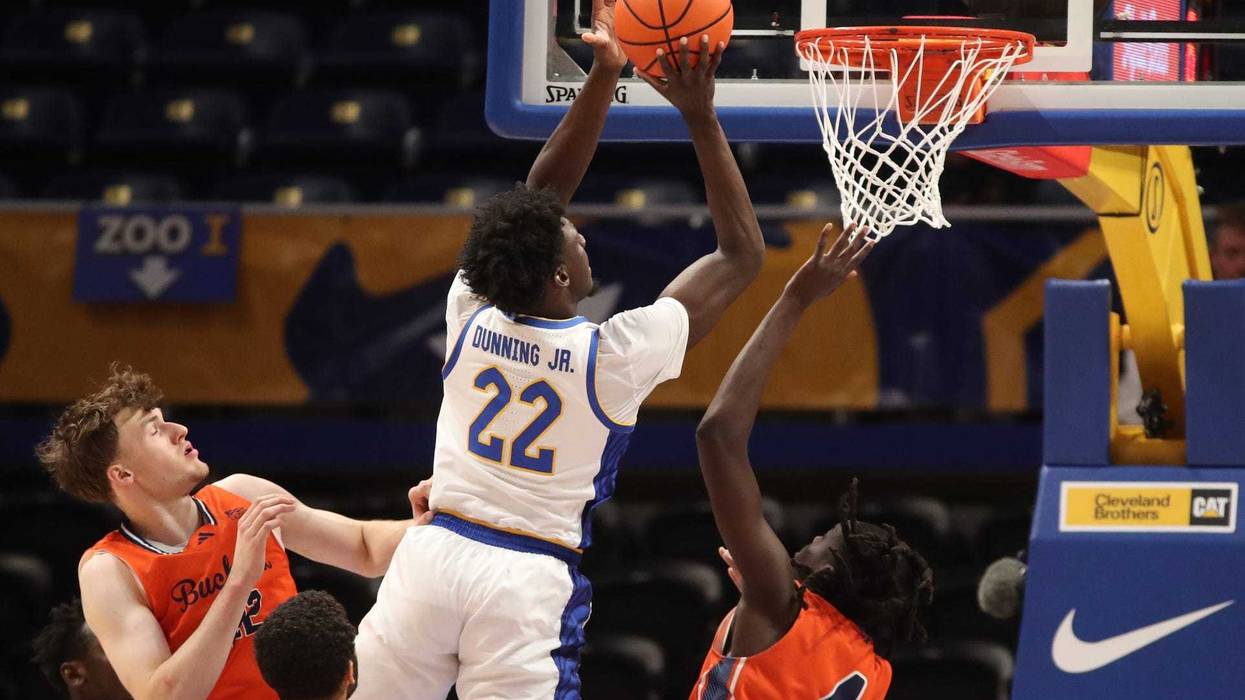 Barry Dunning layup against Bucknell