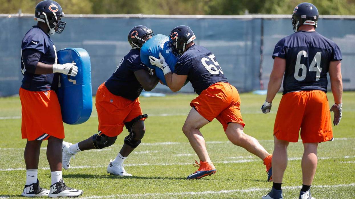 Bears offensive linemen Cody Whitehair (65) and James Daniels (68).