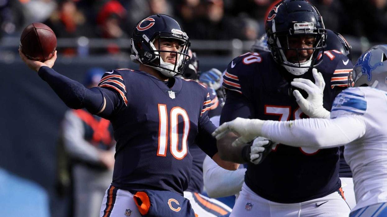 Bears quarterback Mitchell Trubisky (10)