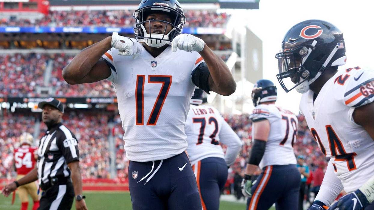 Bears receiver Anthony Miller (17) celebrates after scoring a touchdown.