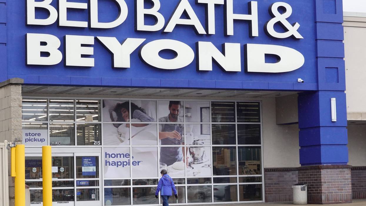 Bed Bath & Beyond store sign