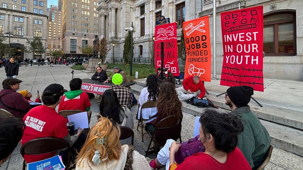 Before a City Council hearing on the proposed 76ers Center City arena on Tuesday, opponents of the plan with the No Arena Coalition held their own "hearing" on the northeast corner outside of City Hall.