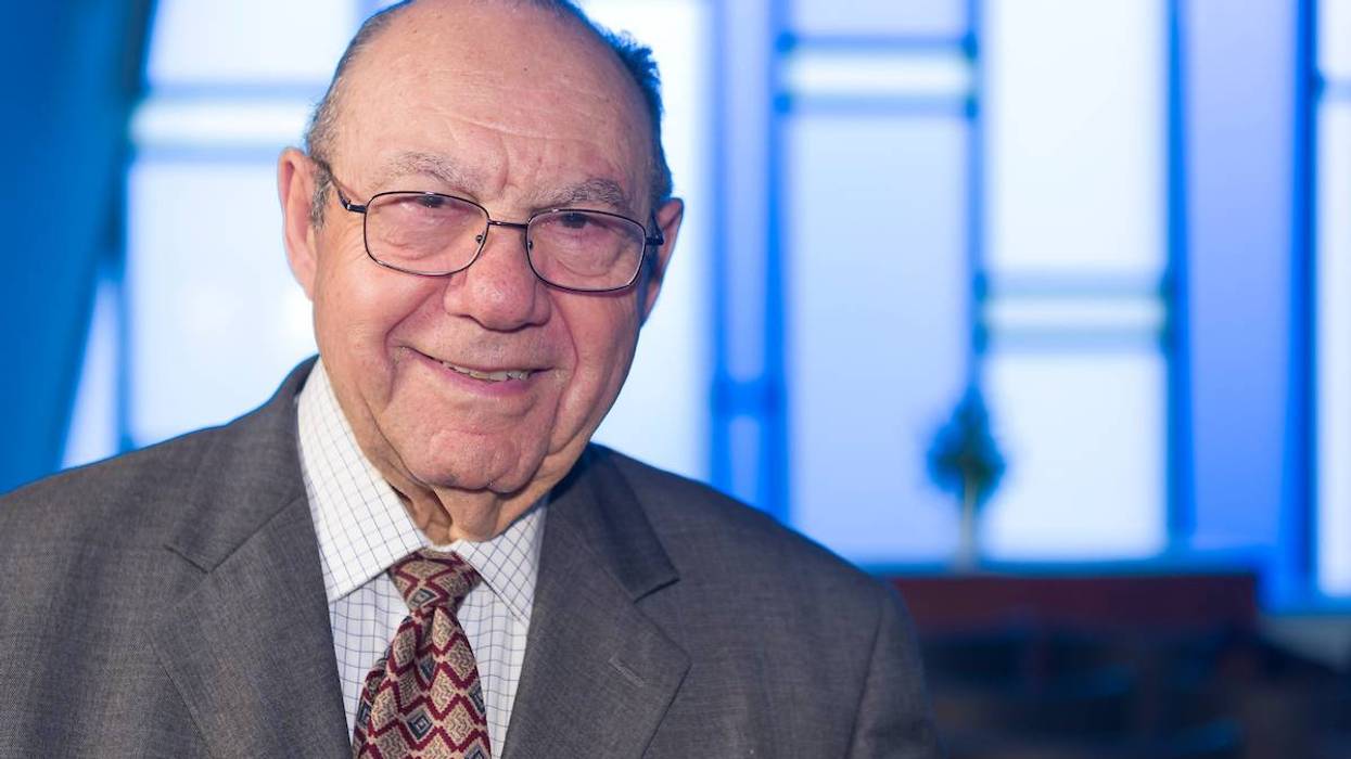 Beloved Connecticut rabbi, Holocaust survivor Philip Lazowski