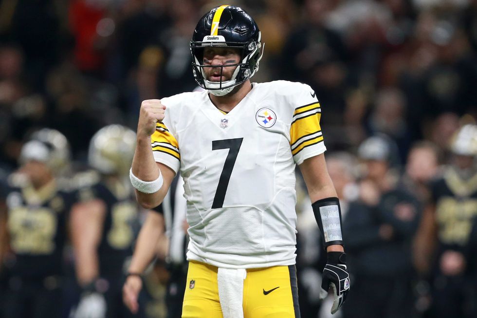 Ben Roethlisberger pumps his fist after a big play