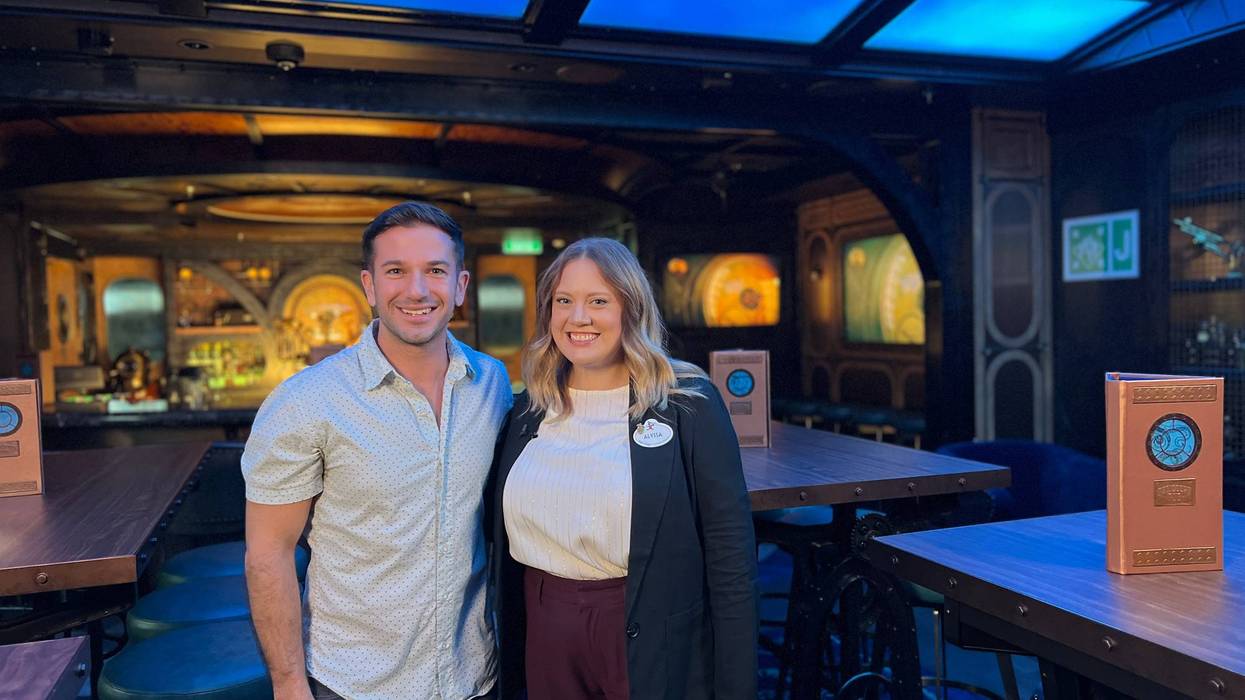 Bennett chats with Alyssa on the Periscope Pub Aboard the Disney Treasure