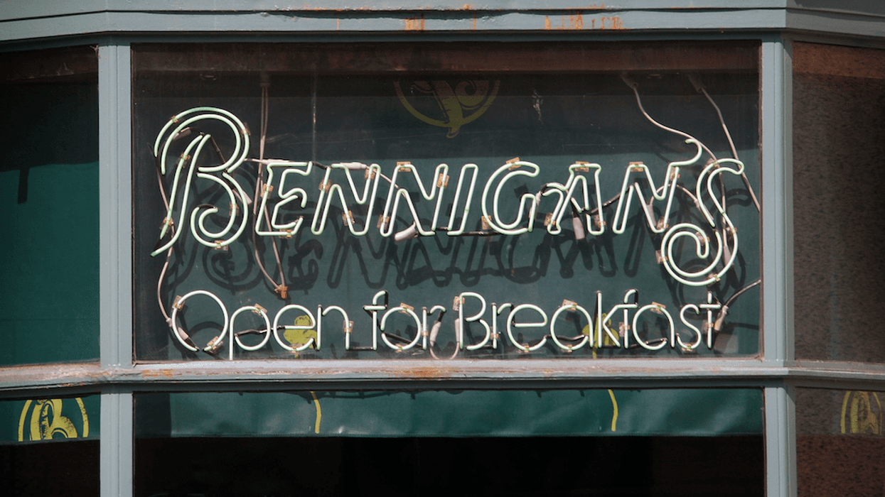 Bennigan's sign in window from 2008