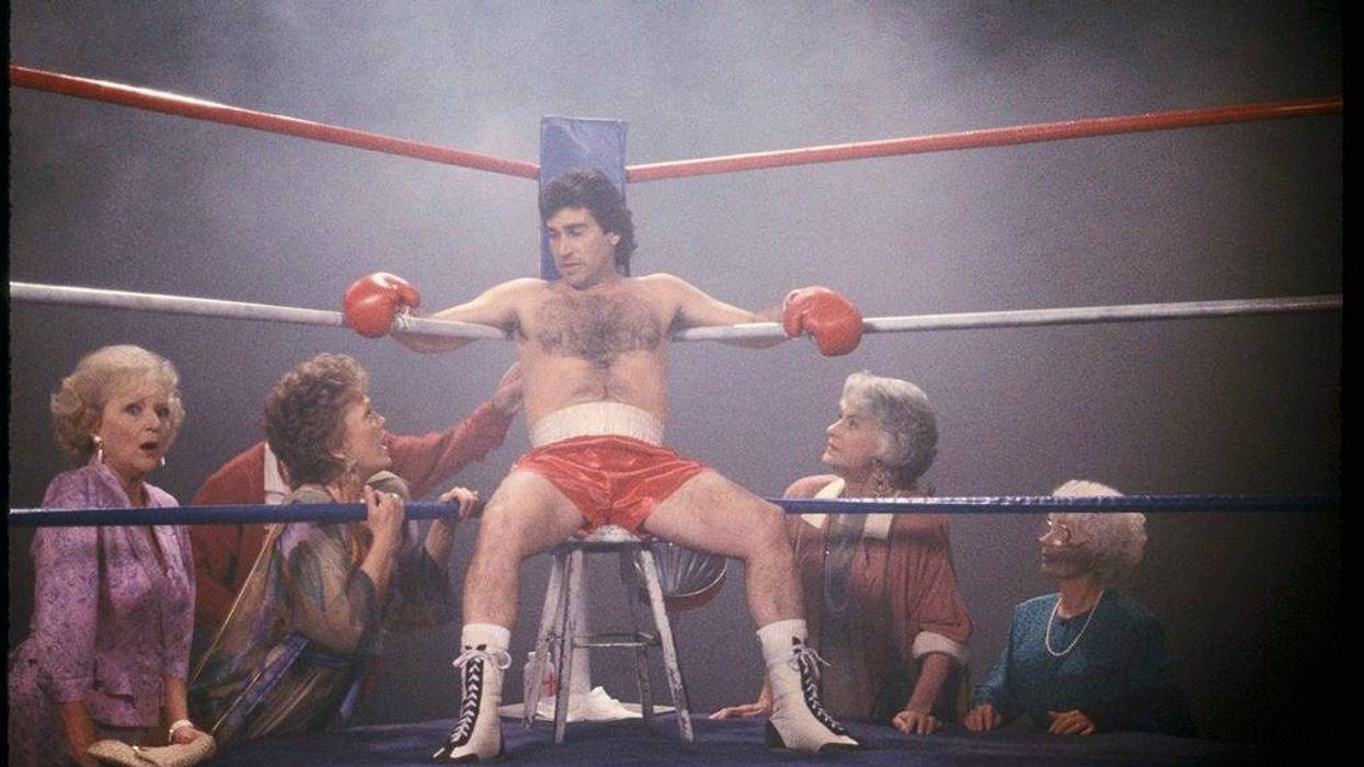 Betty White, Rue McClanahan, Chick Vennera, Bea Arthur, and Estelle Getty on the set of 'The Golden Girls'