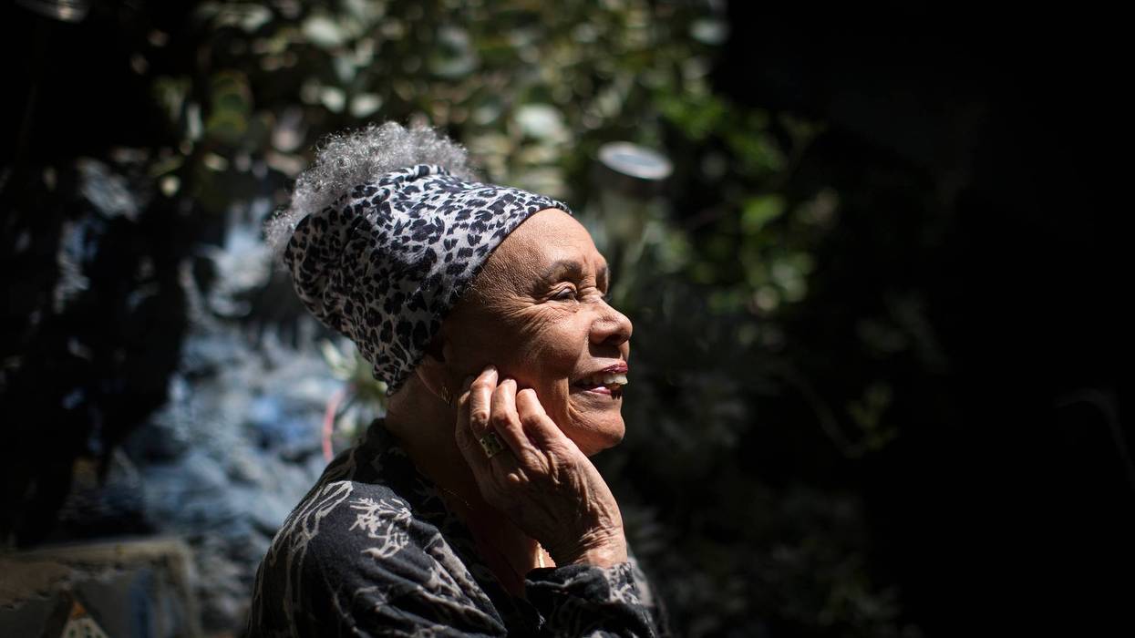 BETYE SAAR-DECESO 45