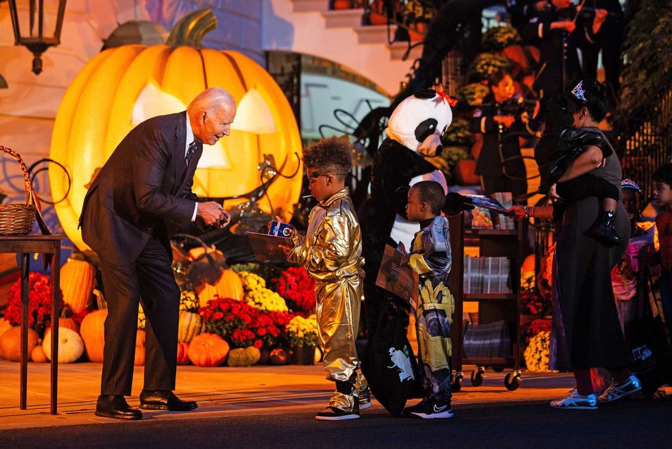 Biden hands out candy to trick-or-treaters