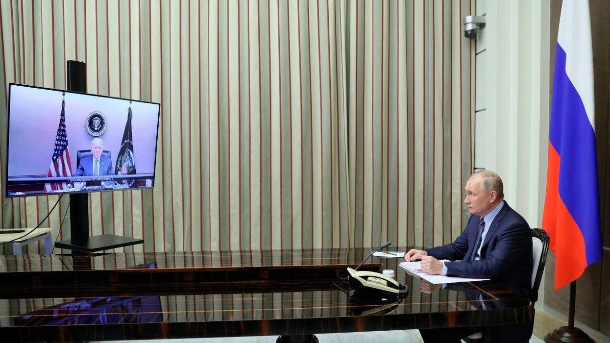 Biden, Putin square off as tension grows on Ukraine border