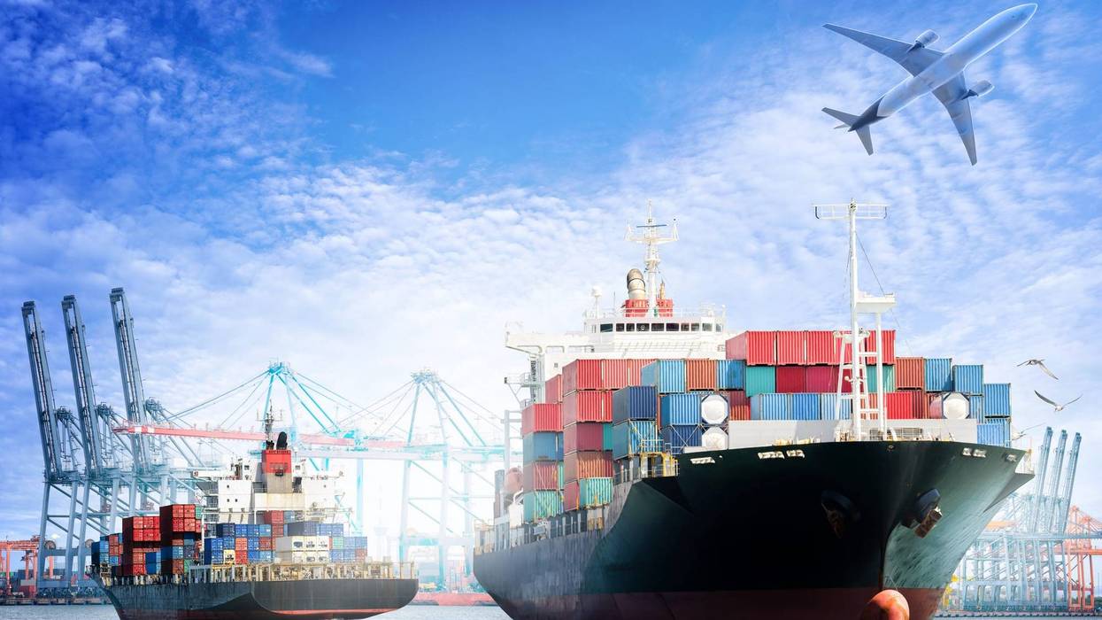 Big shipping companies move in air freight