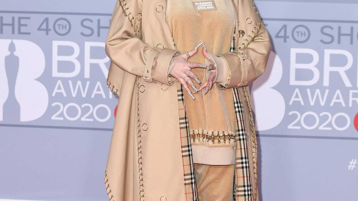 Billie Eilish Strips Off Clothes On Stage