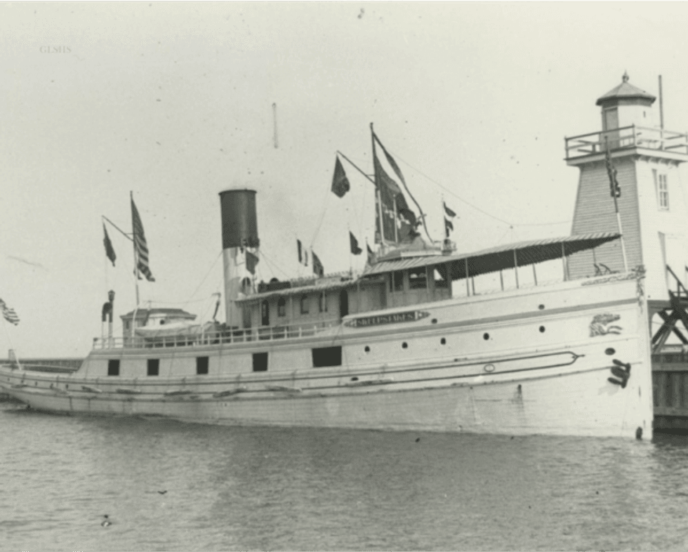 BLACK AND WHITE PHOTO OF THE SWEEPSTAKES (SISTER SHIP OF THE SATELLITE)