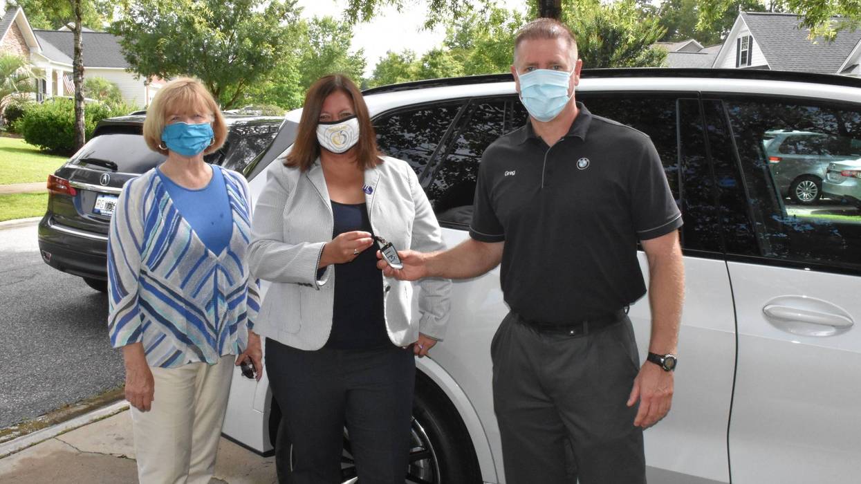 BMW Presents SC Teacher of the Year With 2020 BMW X5 - BMW Manufacturing Co.