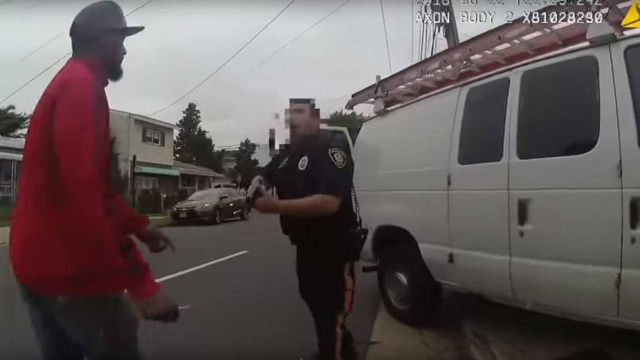 Body camera video shows Timothy Deal approaching officer with a knife.