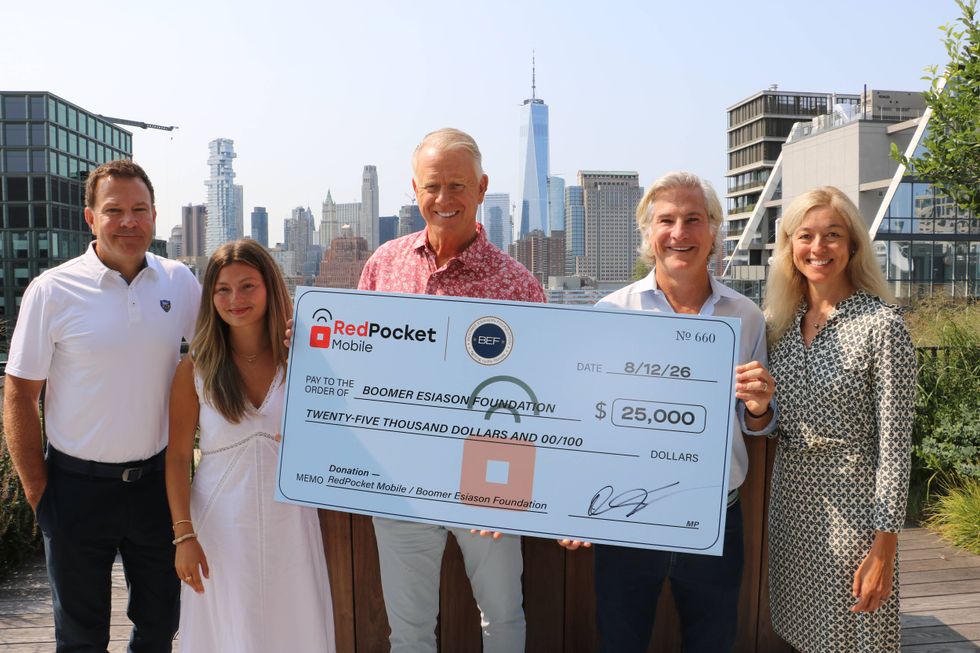 RedPocket Mobile reinforces partnership with Boomer with donation to Boomer Esiason Foundation
