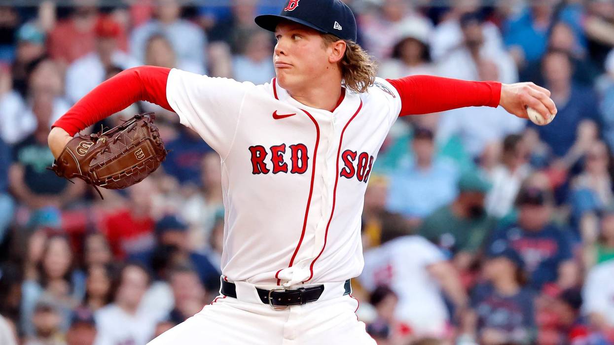 Red Sox snap 5-game losing streak, beat Braves 8-0 behind Early's pitching effort