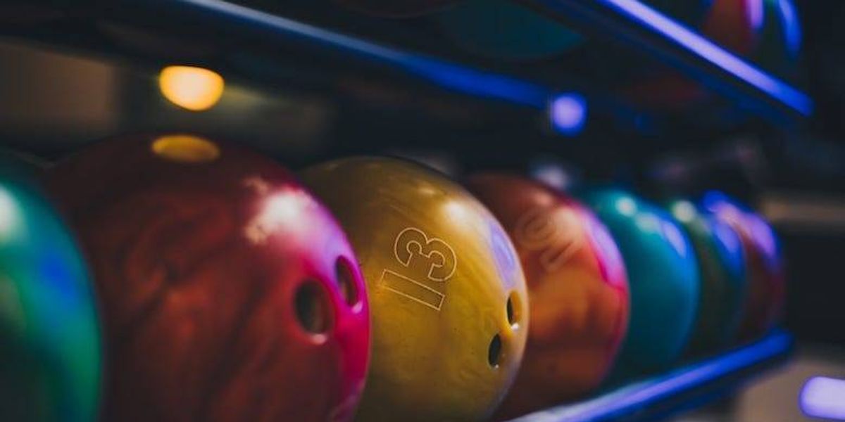 Link preview — The "Pittsburgh Area Naturists" host totally nude "Balls Out" bowling event