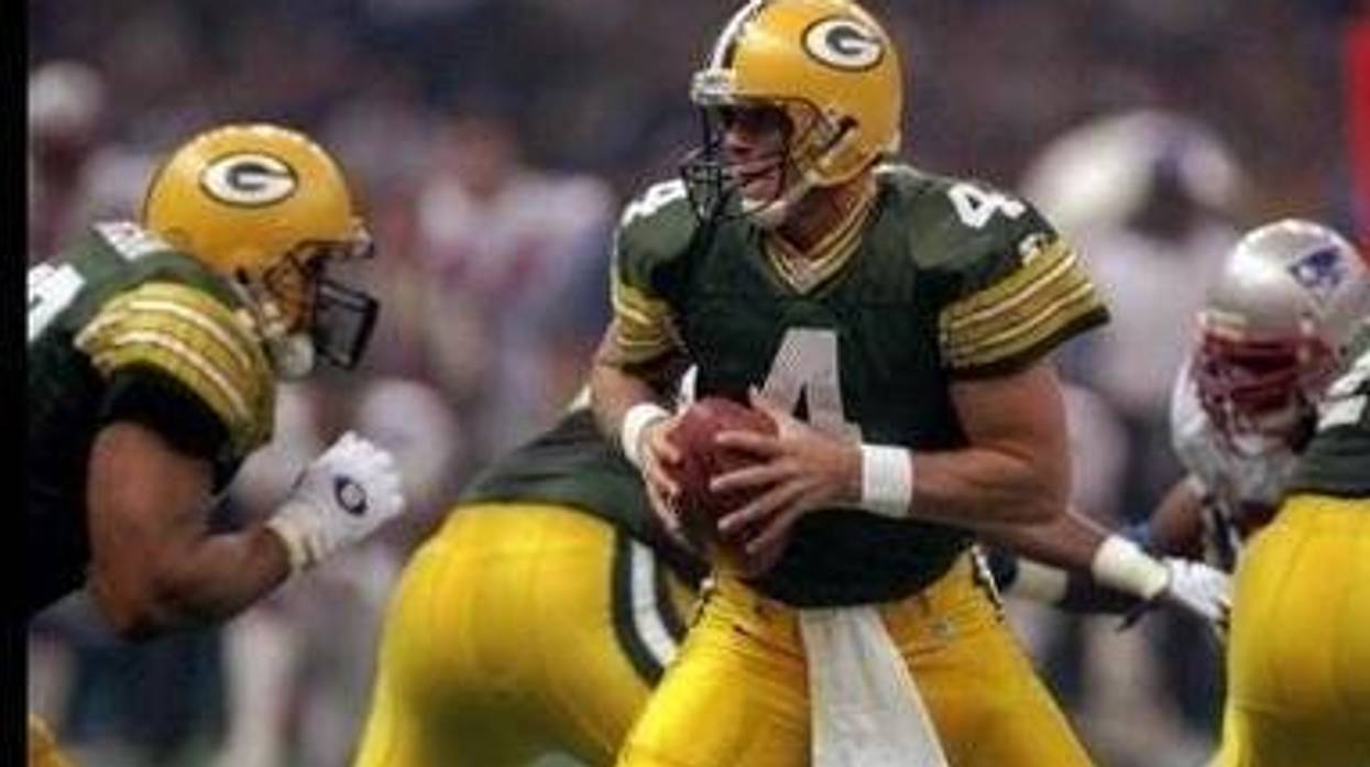 Brett Favre getting ready to throw a pass