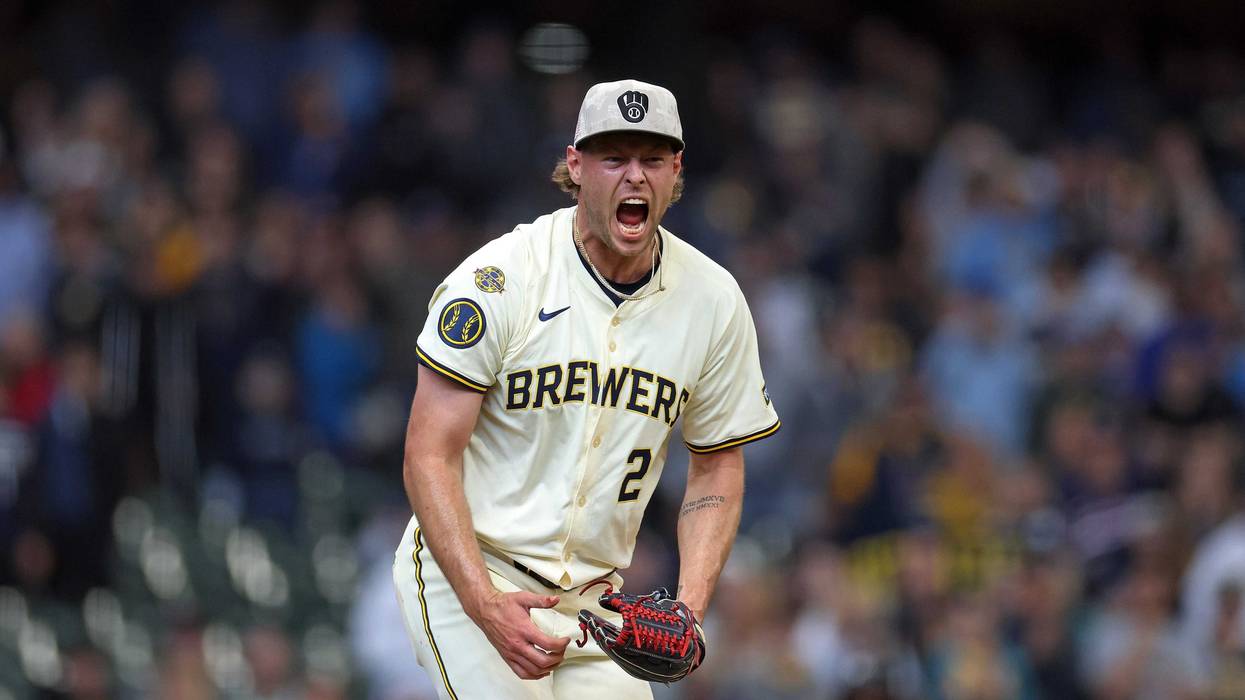 Brewers beat Twins