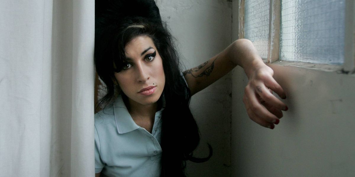 Ayah Amy Winehouse kalah memberi legalisir untuk dana teman