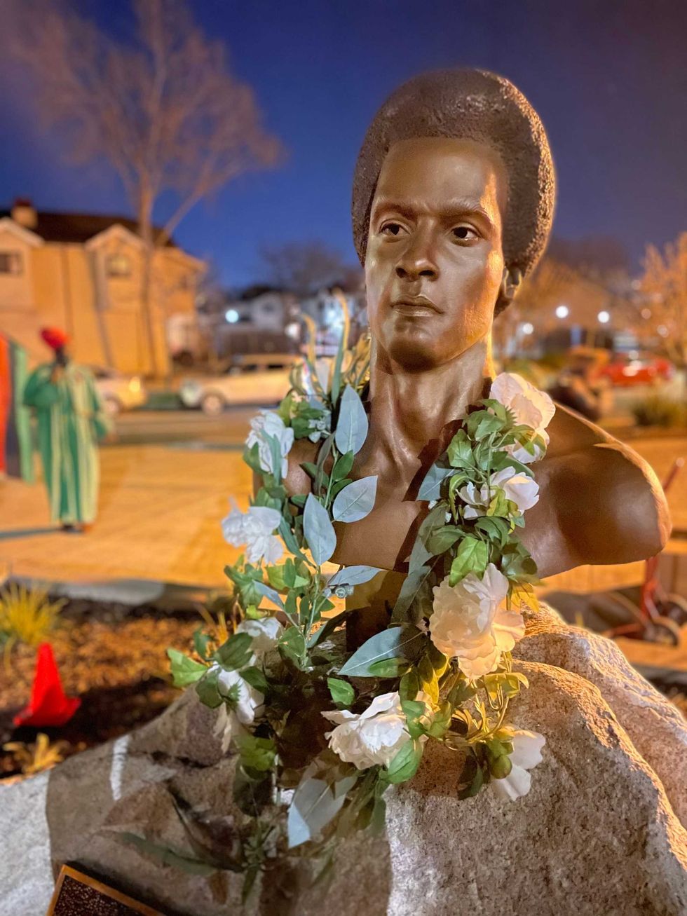 Bronze bust of Dr. Huey P. Newton in West Oakland, by local artist Dana King.